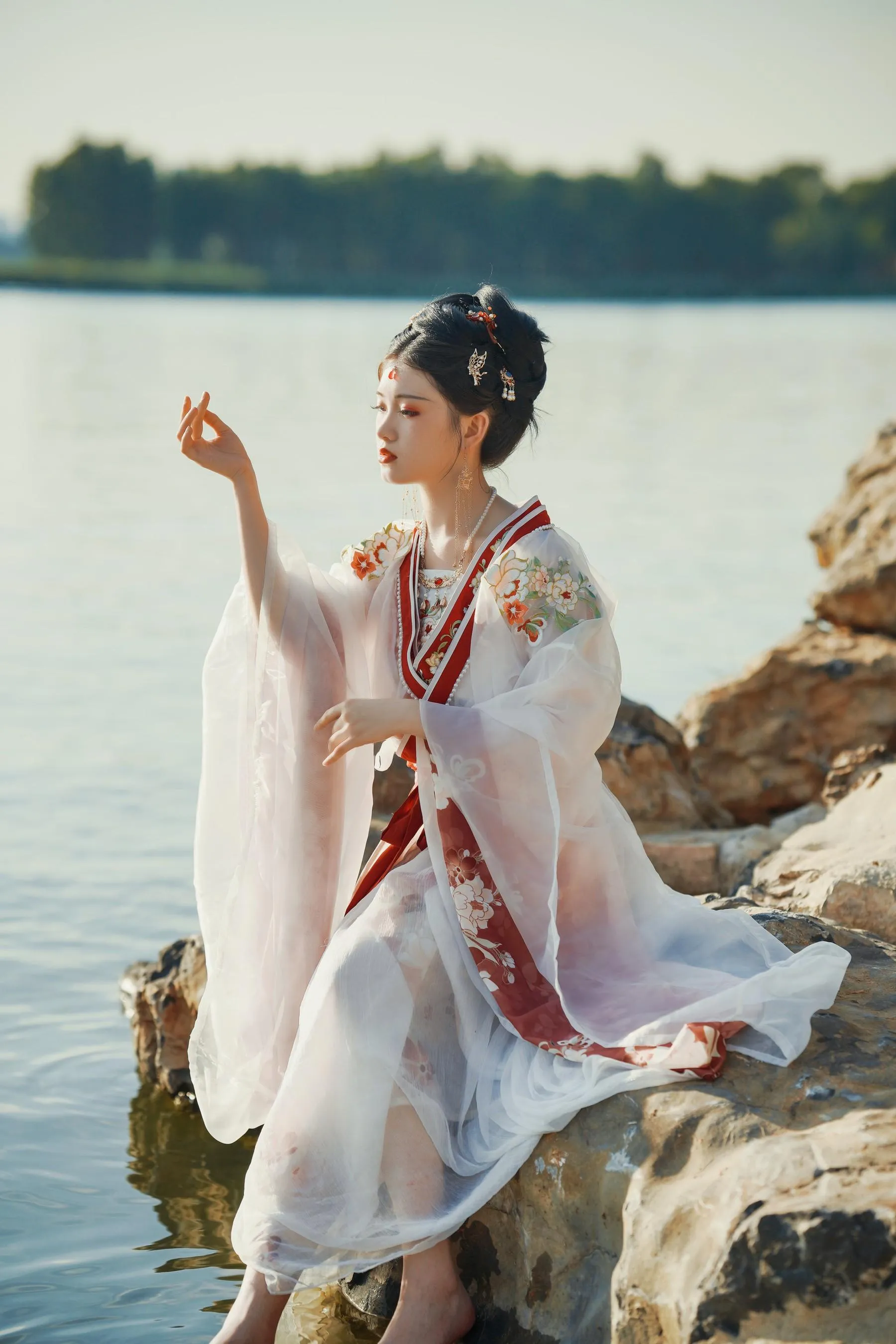 [YITUYU艺图语]2022.08.14 总有人间一两风 悦璃 [24P]插图5